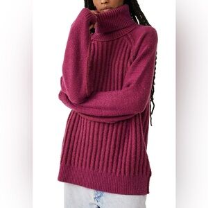 Free People Big City Turtleneck Sweater in Mulberry Garnet Combo, size XS